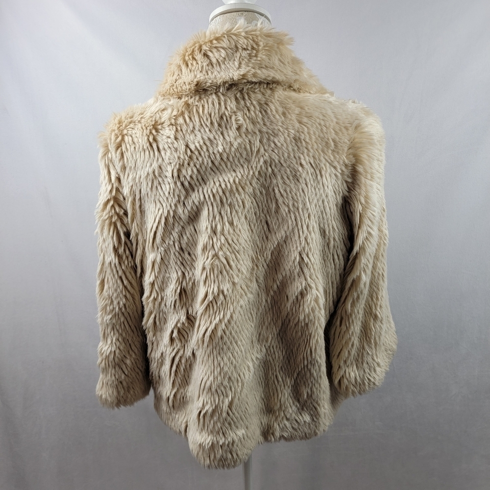 Tahari teddy bear bow faux fur tan coat - Picture 4 of 5